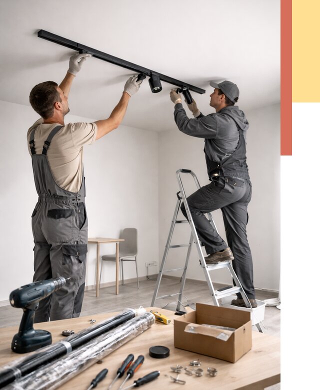 Установка трековых светильников в натяжной потолок в Химках от 4354 руб. | ОТДЕЛОЧНИК-Хмк